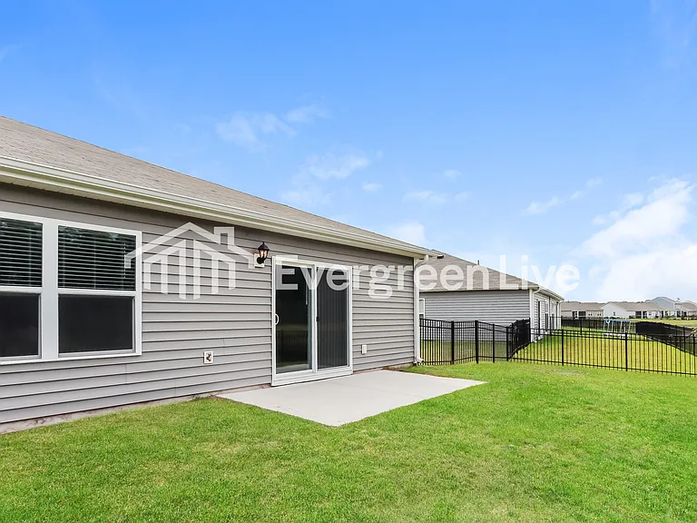 2223 Courtina Way — Photo 15