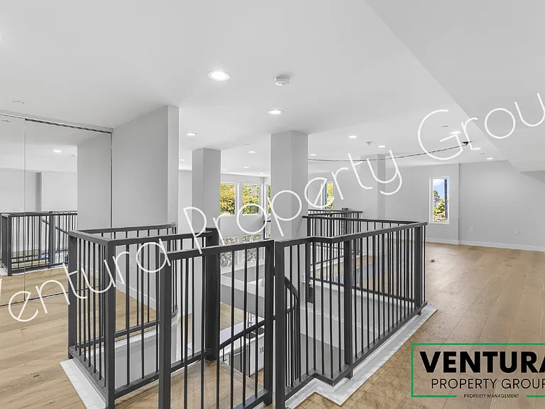 1901 S Victoria Ave #204 — Photo 26
