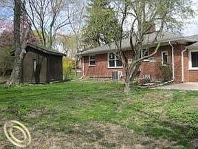 3rd image of 33620 Hillcrest Dr