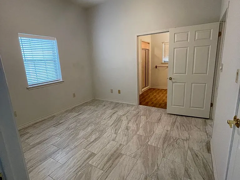 1375 Canyon Trce #B — Photo 11
