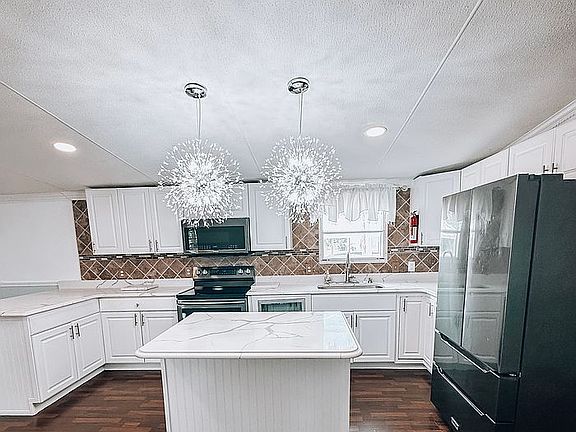 4th image of 11 Coastal Ln
