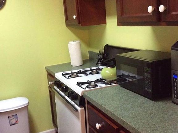 5th image of 812 Melrose Ave APT B