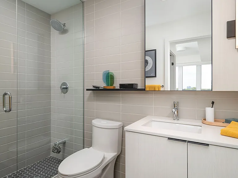740 Dupont St — Photo 13