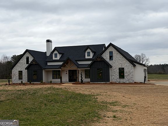 5th image of 735 Lake Circle Rd