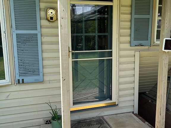4th image of 1021 Tracy Rd #3