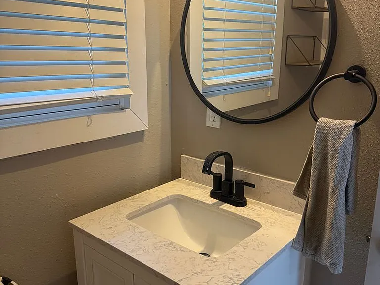 1215 Westlawn Dr — Photo 24