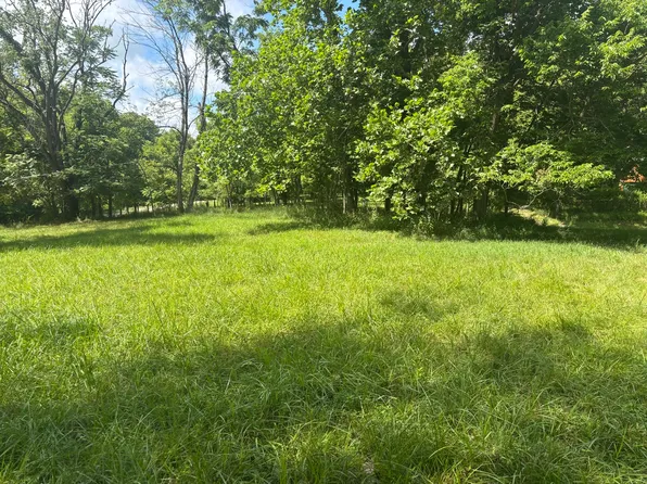 1720 Tanglewood Dr, Varna, IL 61375