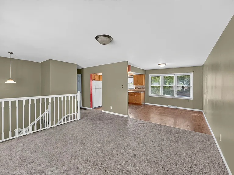15726 Avalon Ave — Photo 19