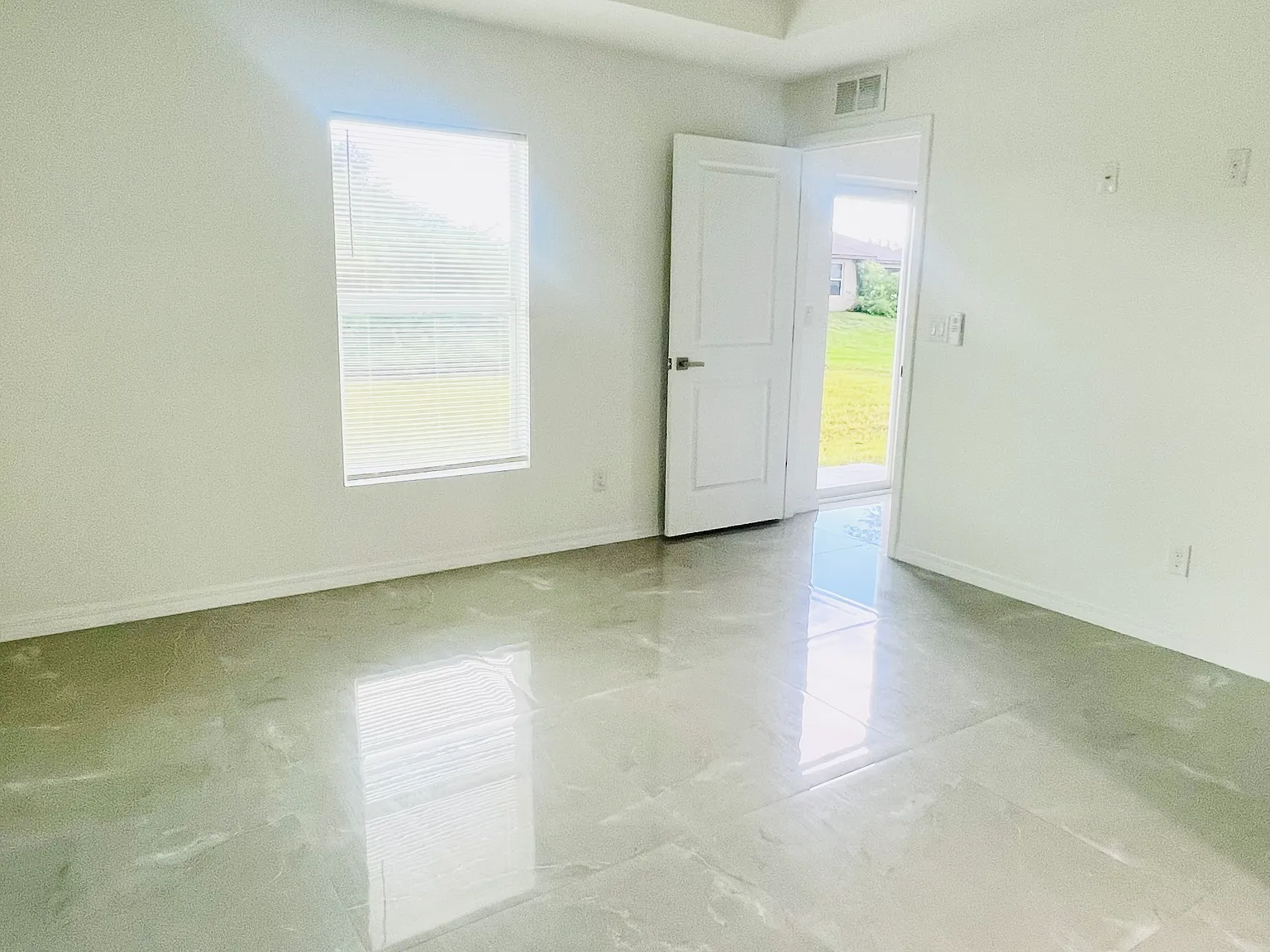 3 bed, 1500 sqft, $1,800 — Photo 4