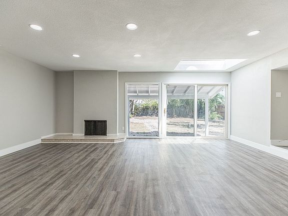 4th image of 2306 Loma Vista Dr