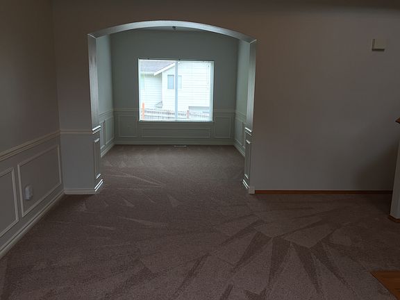 5th image of 1402 195th Pl SW