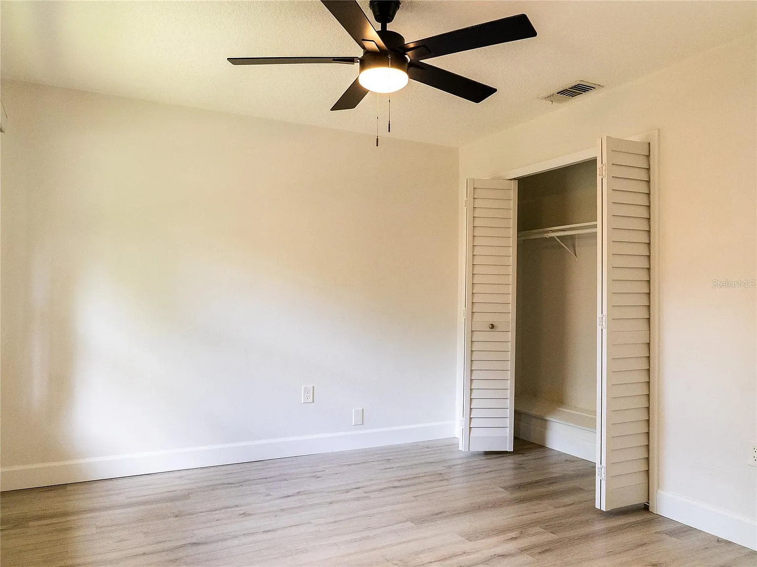 2 bed, 1100 sqft, $2,200 — Photo 4