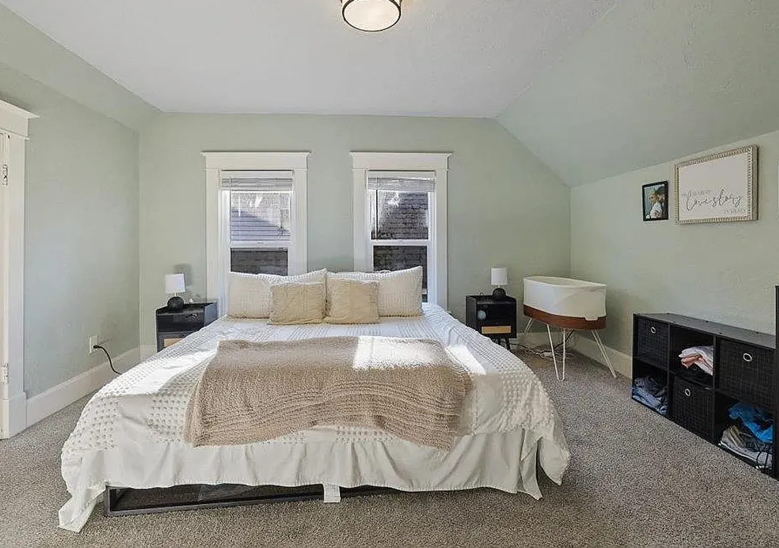 Charming 3 Bed + Flex Room with Fenced Backyard — Photo 4
