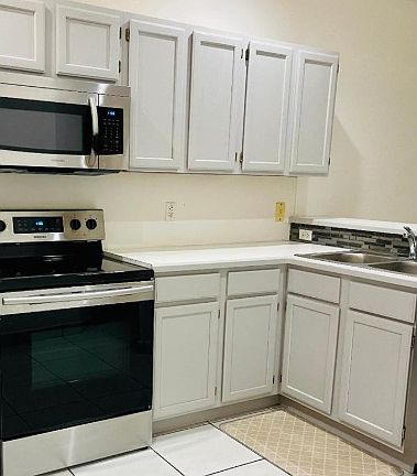 3rd image of 8995 NW 148th St