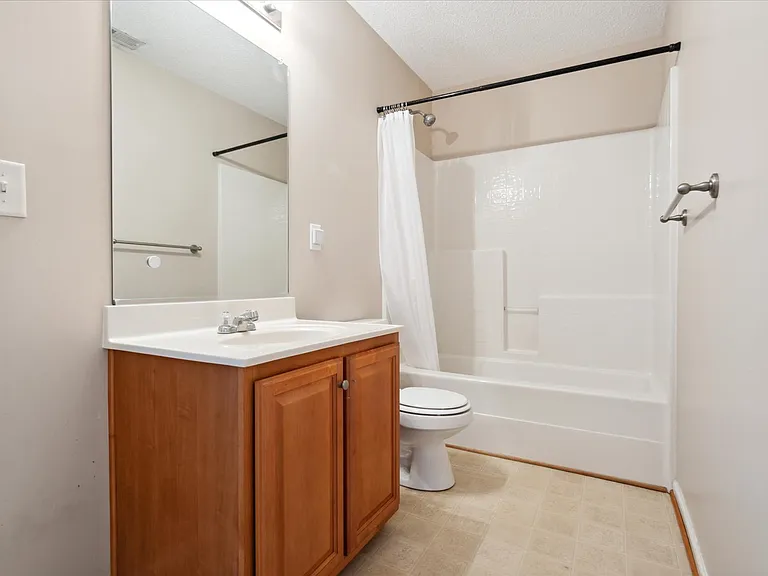 100 Kevin Ct — Photo 17