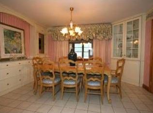 216 Highland Ave, Metuchen, NJ 08840