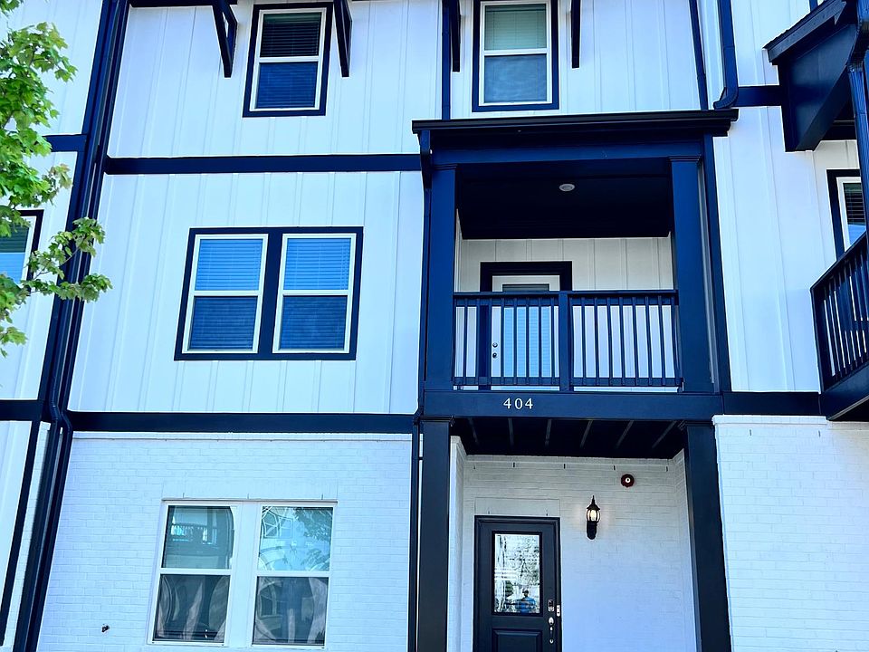 1st image of 404 Lincoln St