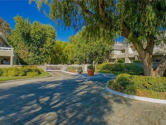 2nd image of 23969 Arroyo Park Dr Unit 83