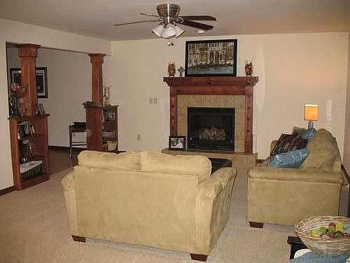 2nd image of 402 Aspen Grove Ln