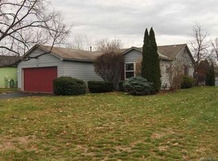 41 Lone Oak Cir, Penfield, NY 14526