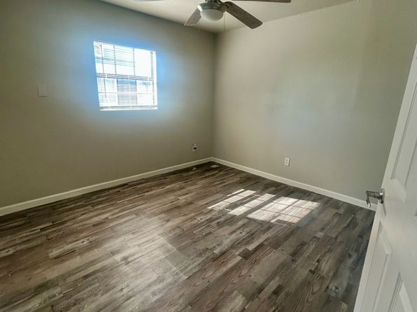 112 Green Point Dr #2