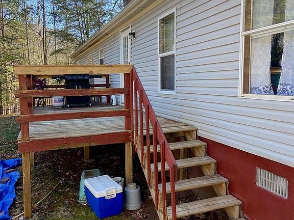 3rd image of 1262 Applewood Rd