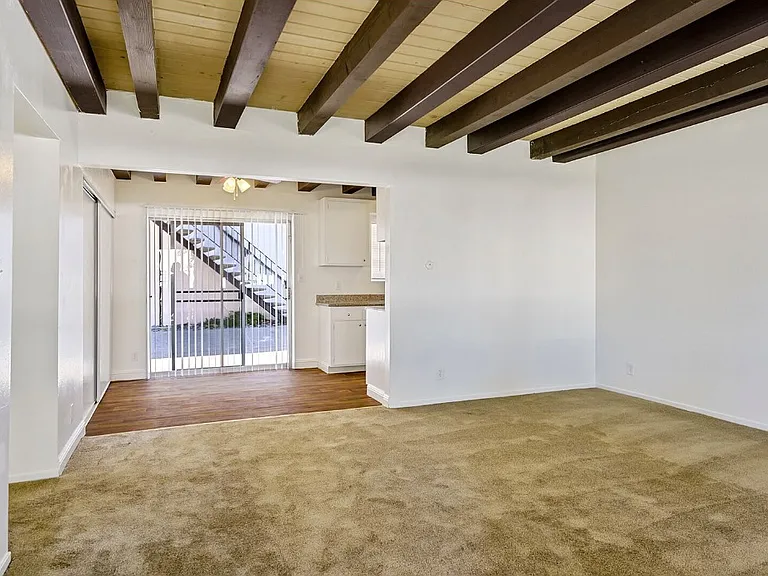 Manchester Apartments — Photo 16