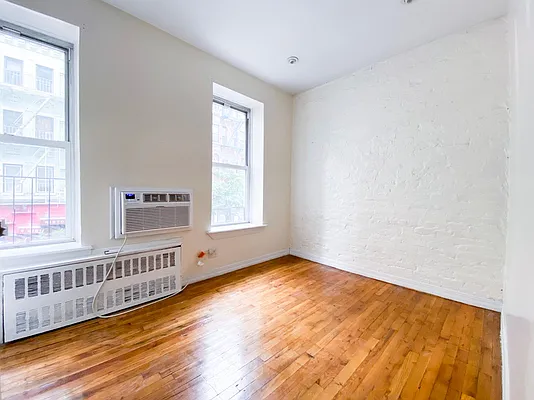 Rented by Kahen Properties | media 19