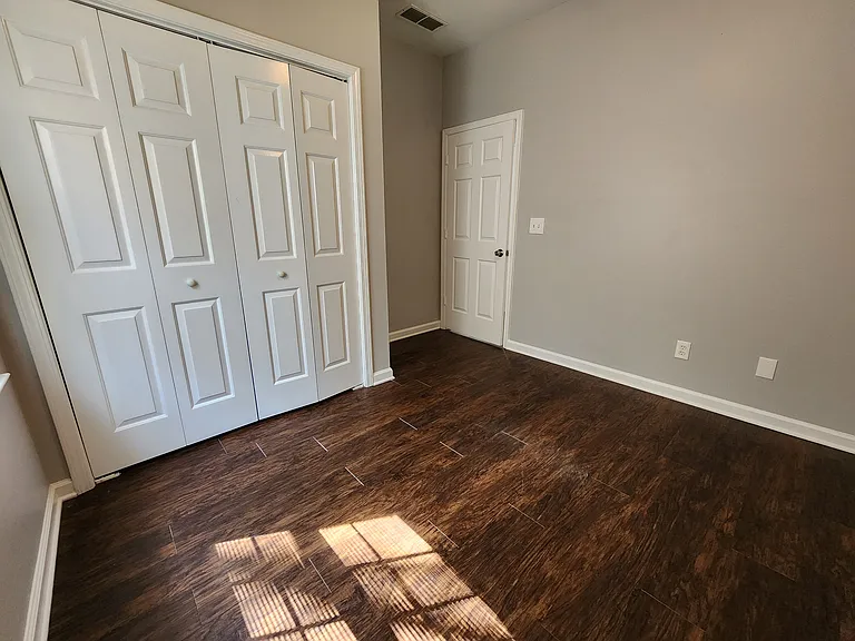 901 Hall St NW #B — Photo 13