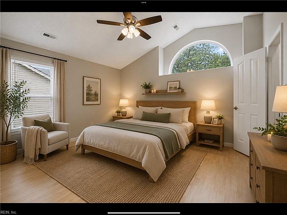 3rd image of 449 E Lake Cir