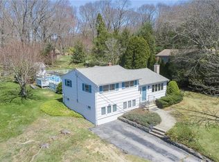 4 Cedar Ridge Rd, East Lyme, CT 06333