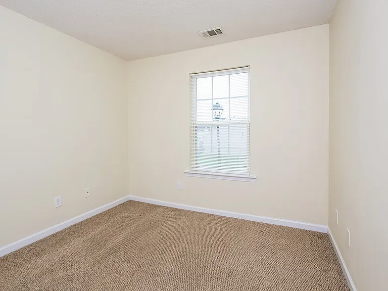52 Middleton Ct — Photo 10