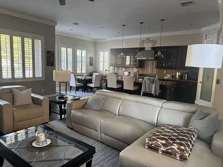 2202 Rosemount Ln — Photo 33