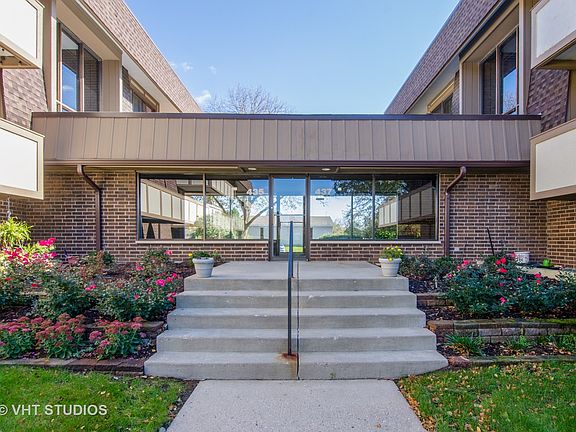 3rd image of 437 Cavalier Ct APT 209A