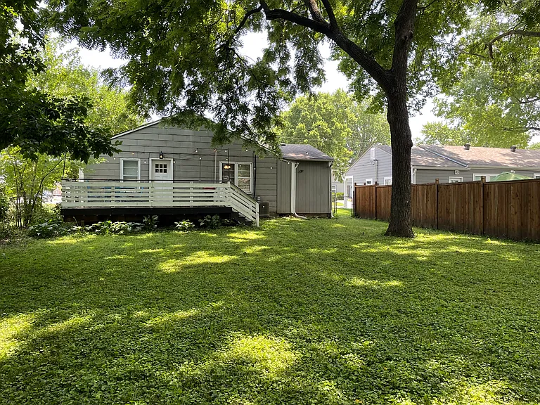 8008 Newton St — Photo 10
