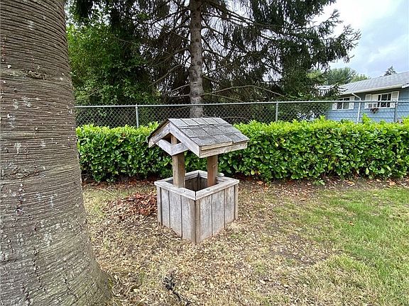 4th image of 11010 7th Ave SE