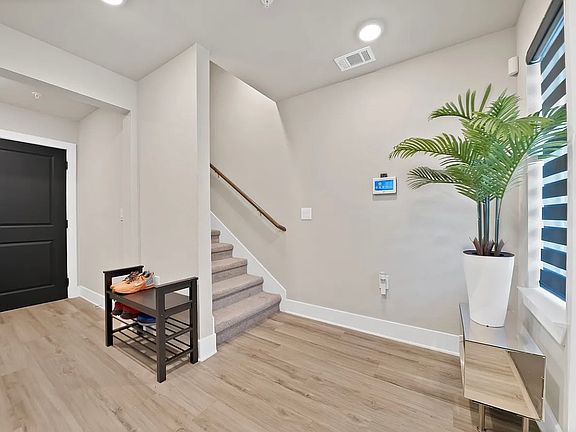 2nd image of 3320 Norris St