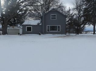 8113 N Peoples Rd, Edmore, MI 48829