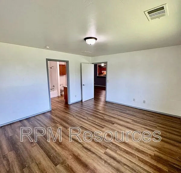 7404 Park Meadow Dr — Photo 20