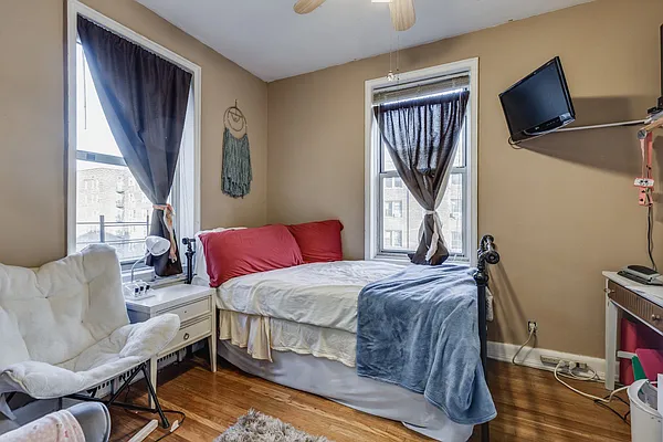 Sold by Fave Realty Inc | media 14