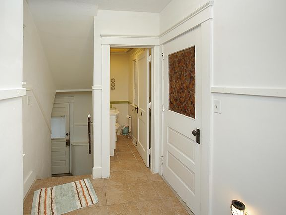 4th image of 25 Riverview Ave