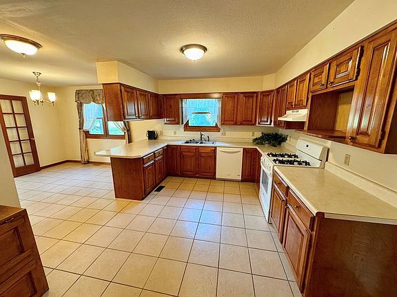 5th image of 2408 N New St