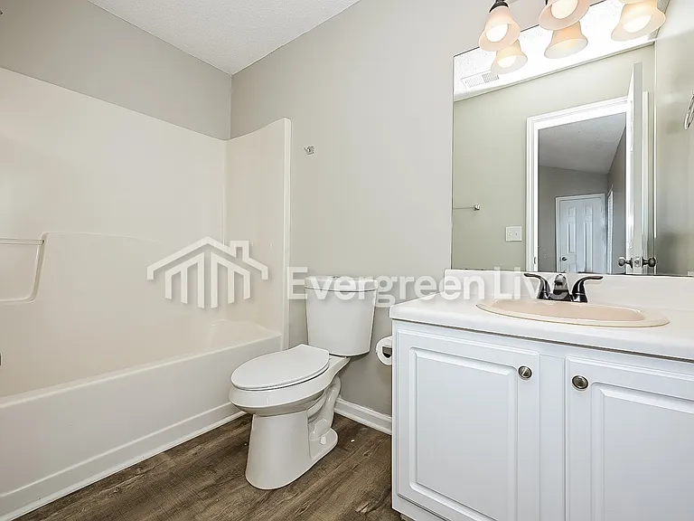 450 Kara Ln — Photo 7