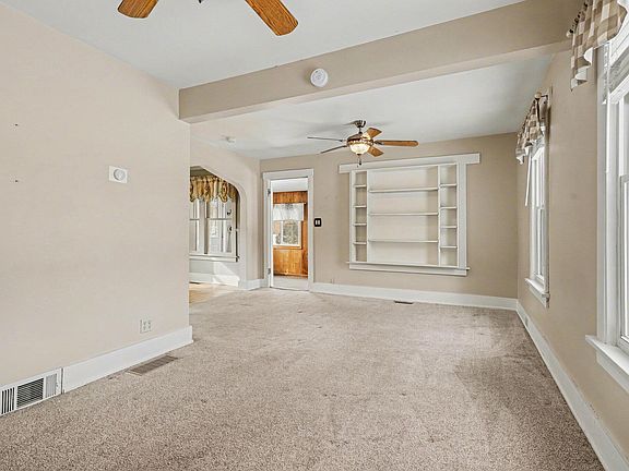 4th image of 484 Wattles Rd N