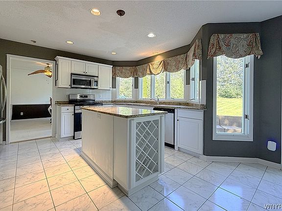 5th image of 5545 Country Club Ln