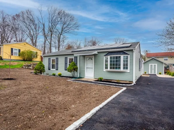 101 Laurie Ln, Lowell, MA 01854