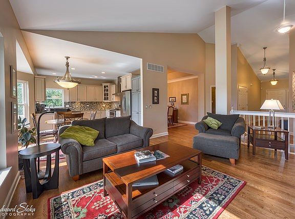 5th image of 26 Juniper Ct #0