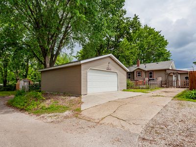 3830 2nd Ave, Des Moines, IA, 50313