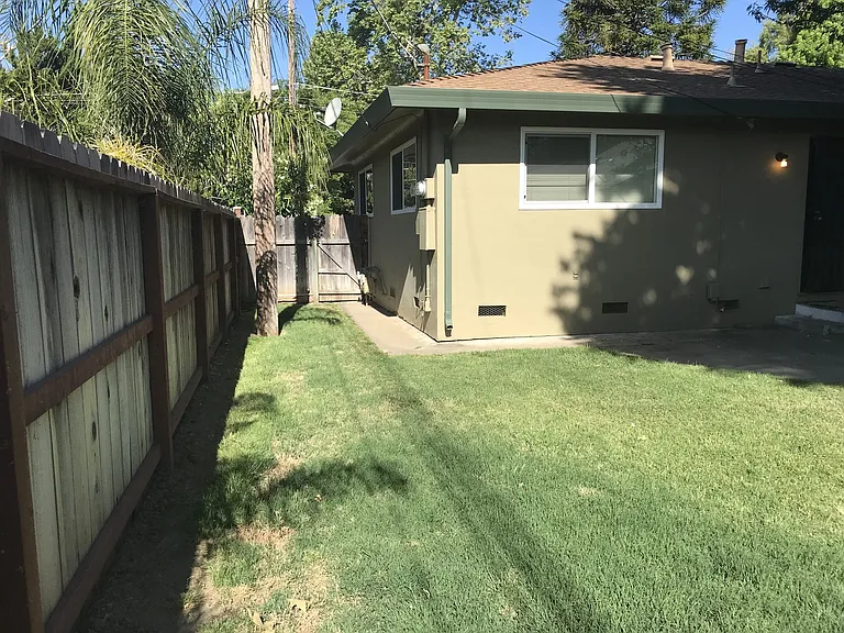 240 S Mills Ave #&-1924 — Photo 10