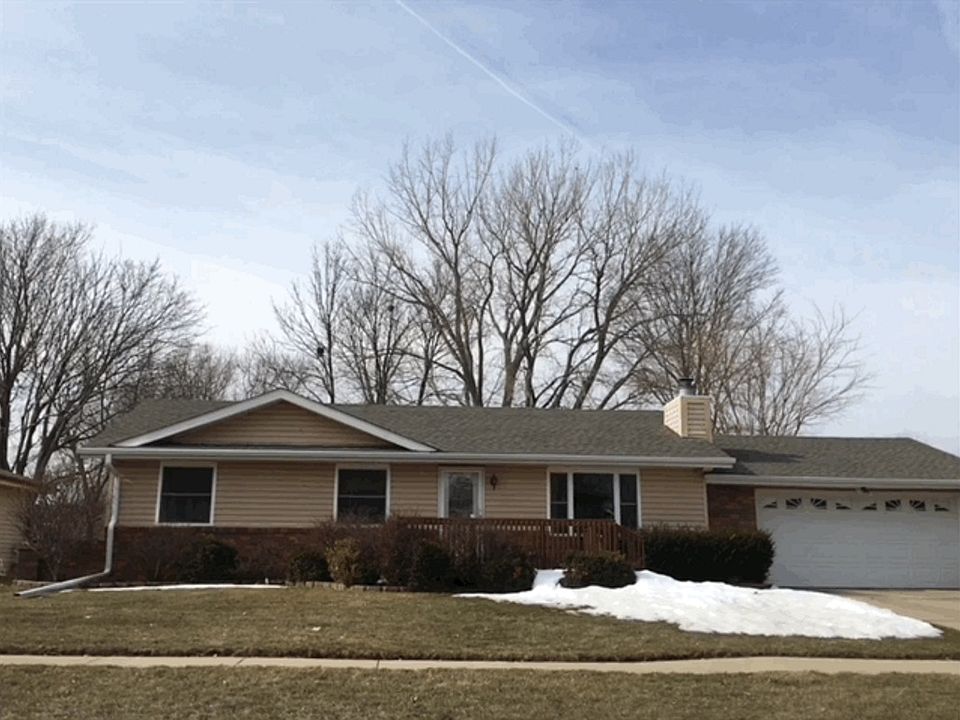 1st image of 416 S Ridge Dr